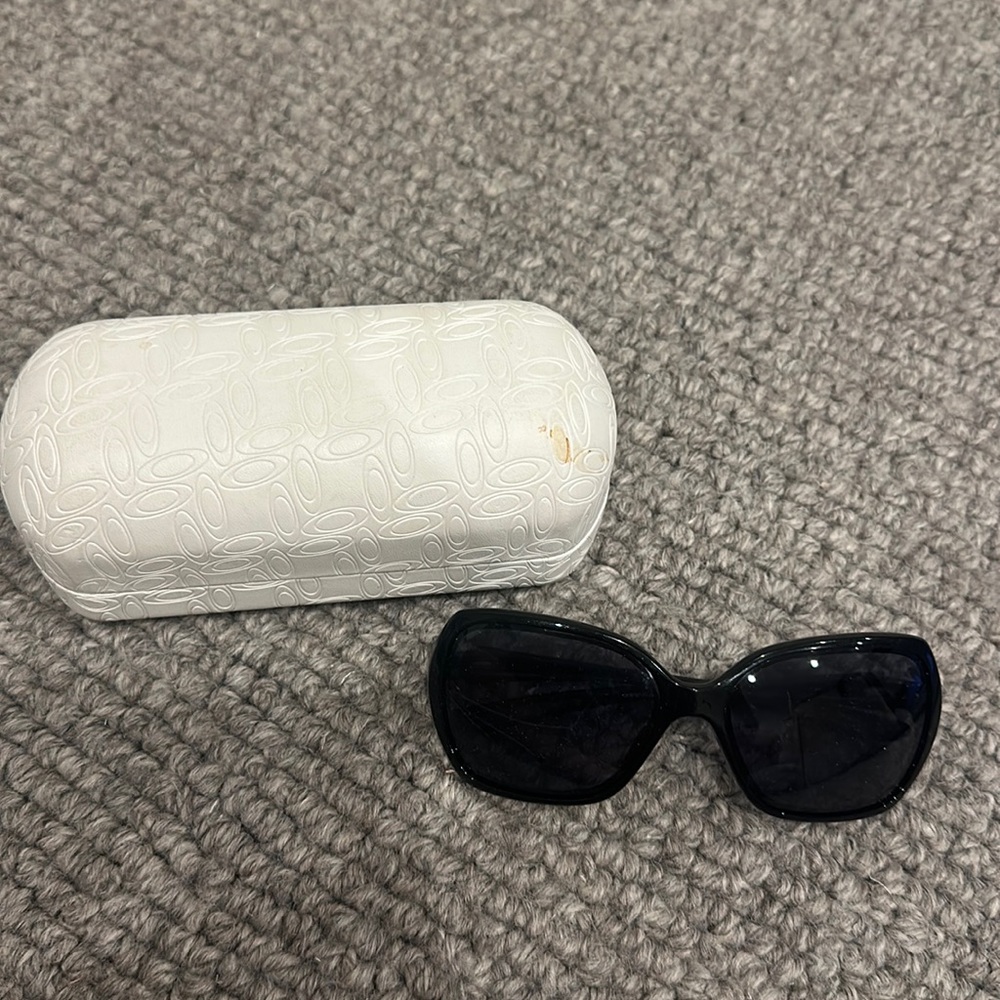 black womens oakley sunglasses